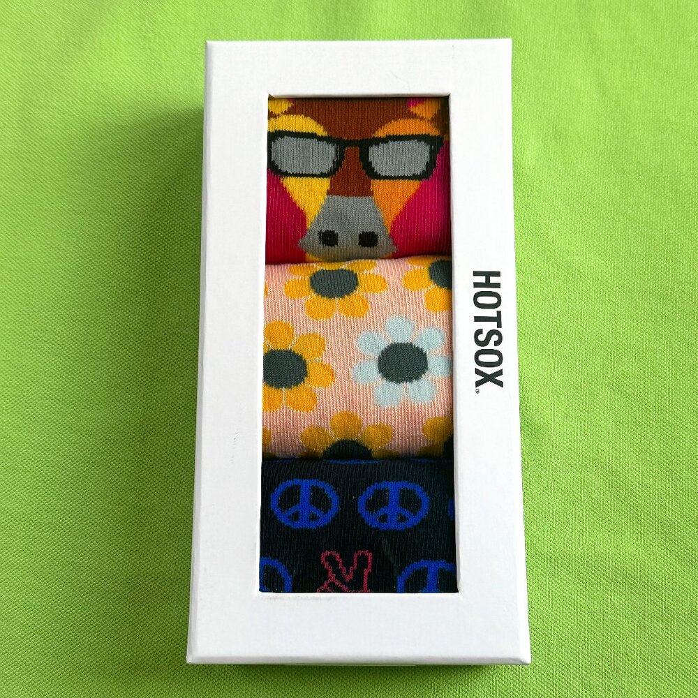 HOT SOX KIDS CHILL VIBES SOCKS 3-PAIR GIFT SET:NIB GIRAFFE,PEACE SIGNS,SUNFLOWER